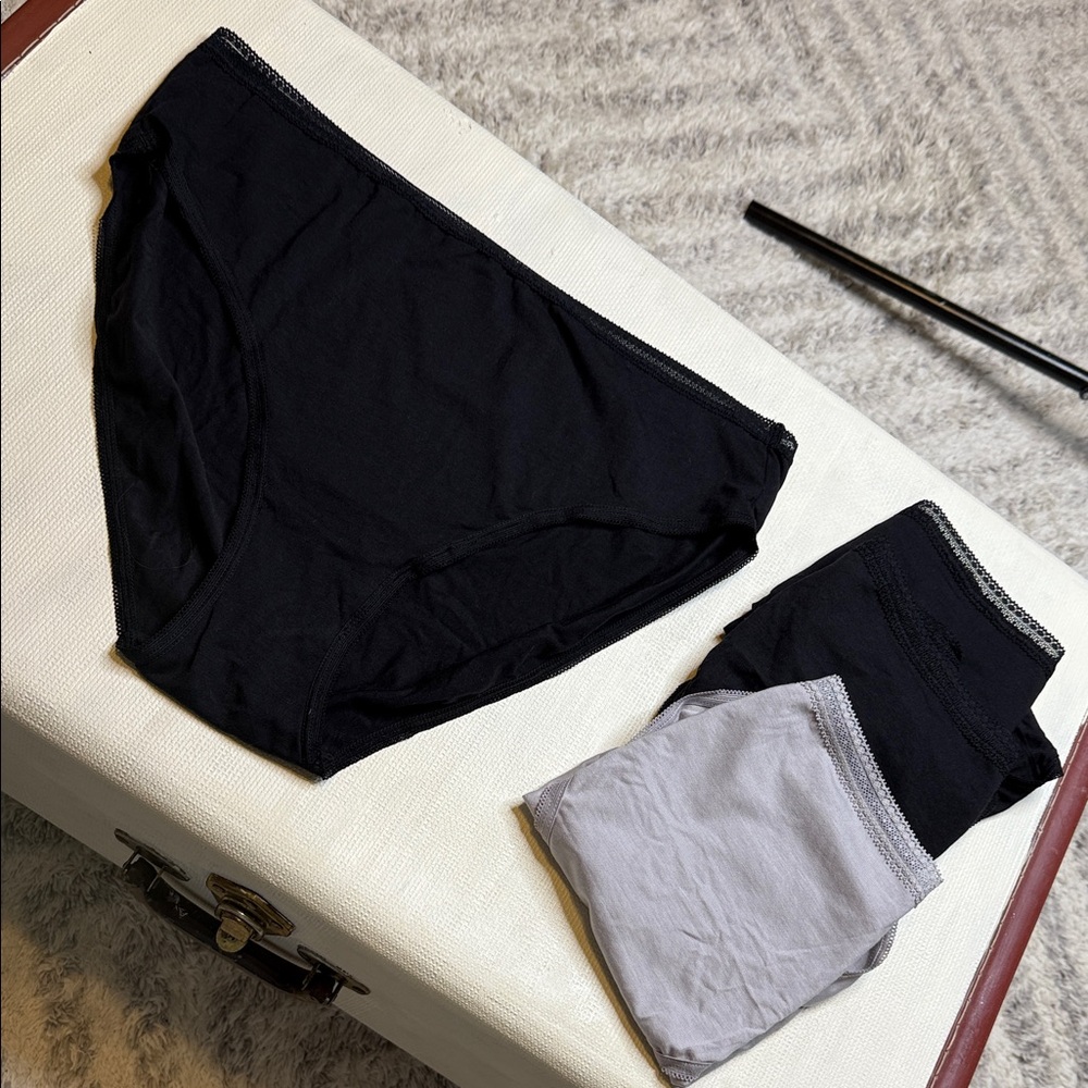 Natori size XL Black and Gray ladies underwear/ panties X4 NWOT